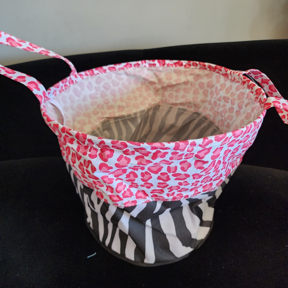 Tote Bag Pink and Black Animal Print New No Tags, Collapsible With Handles